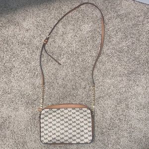 Crossbody bag